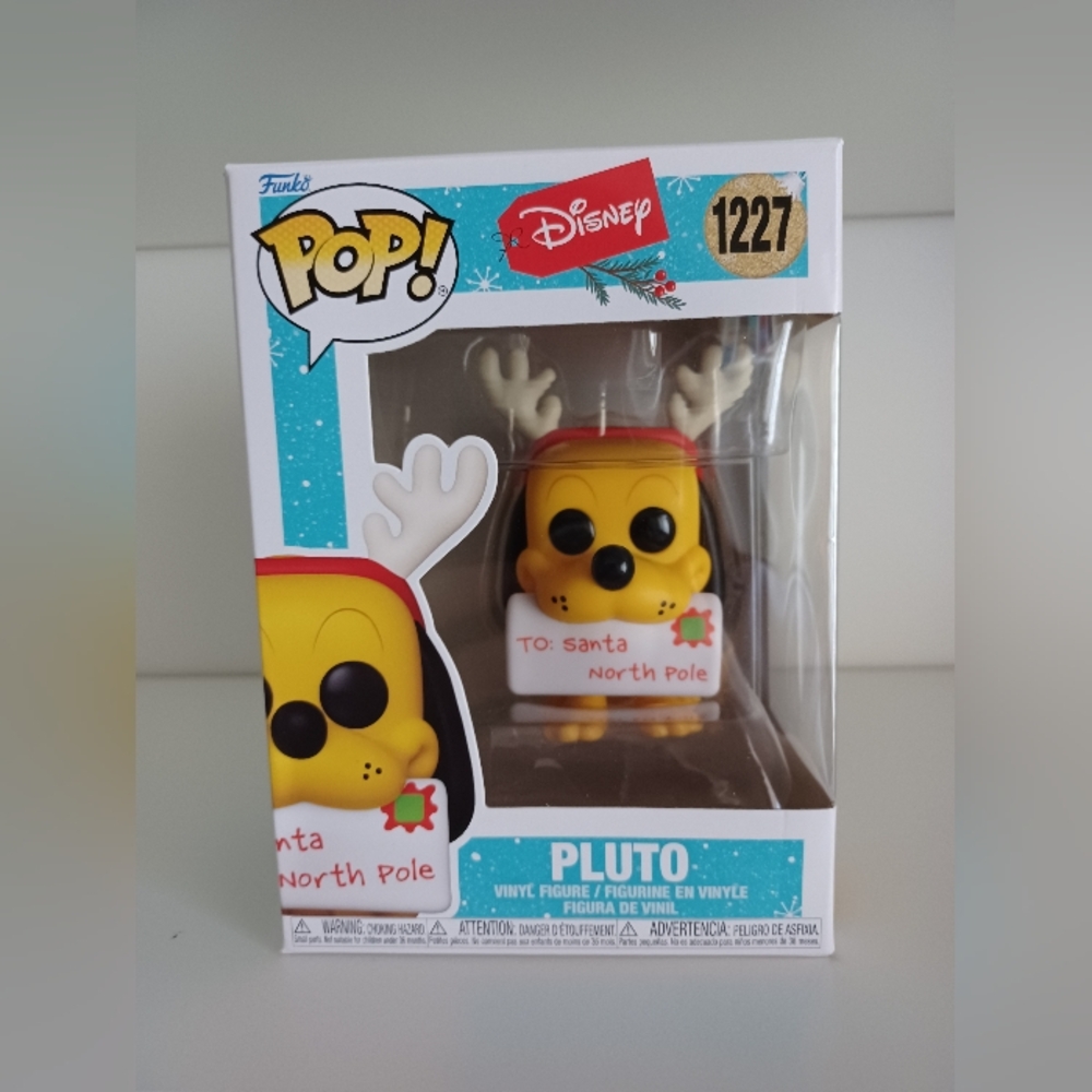 Disney Pluto With Letter To Santa Christmas 1227 Vinyl Figure Funko Pop